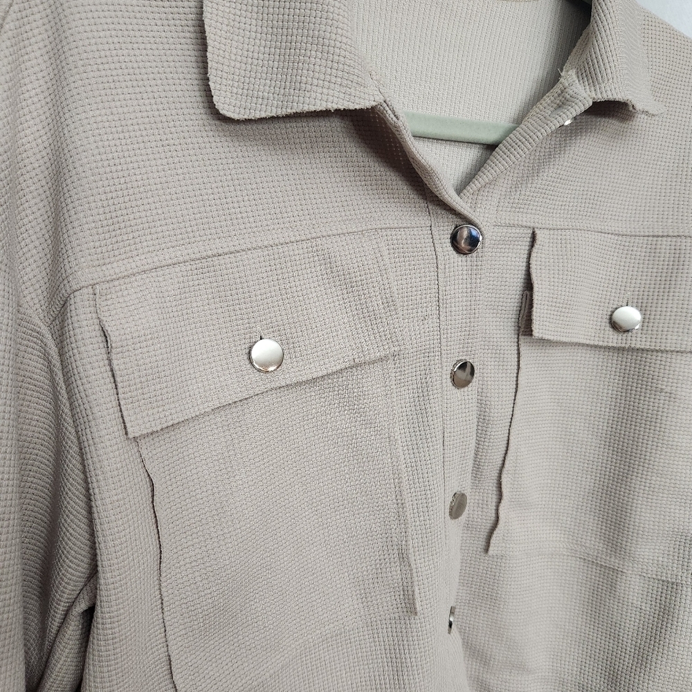 3/$25 Shein Shacket waffle raw hem neutral beige boxy shirt jacket size XS - Picture 2 of 15